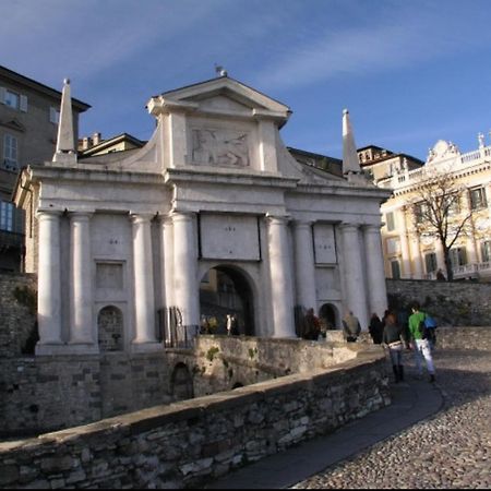 B&B Sotto Le Mura Bergamo Exterior photo